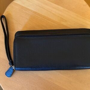 Coach zippy wallet